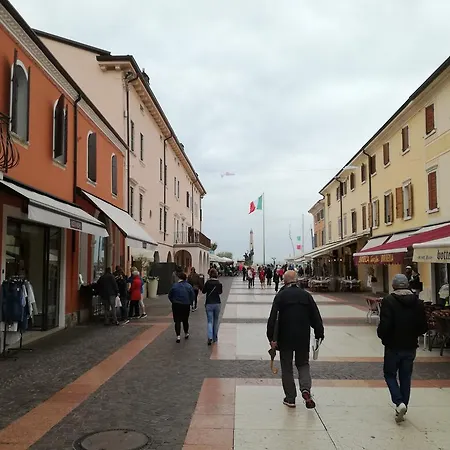 Via Marconi Apartman